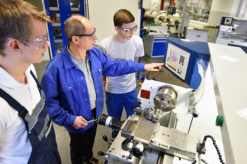 C301. A nominees guide to apprenticeships